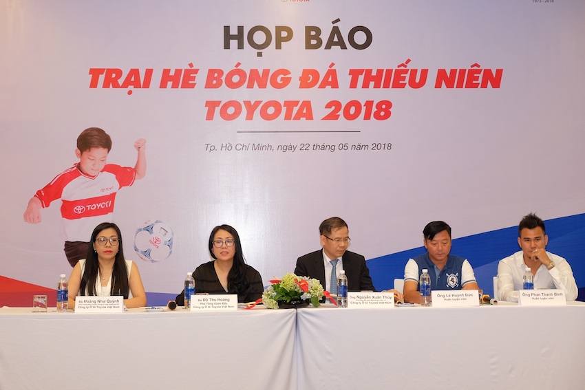Khởi[-]động[-]Trại[-]hè[-]Bóng[-]đá[-]Thiếu[-]niên[-]Toyota[-]2018